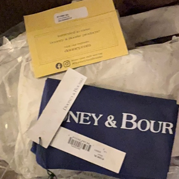 Dooney & Bourke leather handbag purse Pebble Grain Tasha Drawstring bag, black - Picture 6 of 6